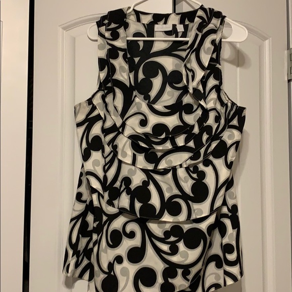 Is it black or is it white? - Picture 1 of 1